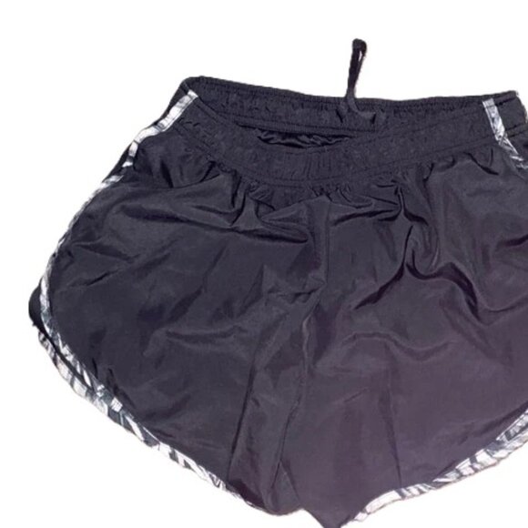 Nike Women's Black and Gray Athletic Shorts - Picture 4 of 4